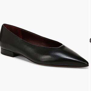 Vince Isabel Leather Flats
Size 7